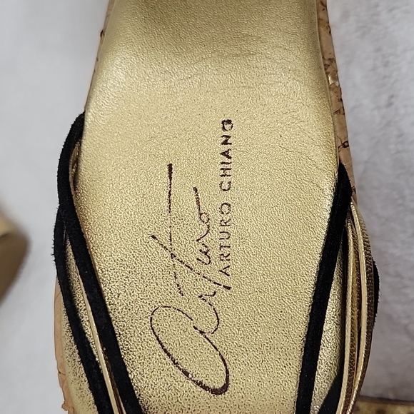 Arturo Chiang Wedge Sandals Size 9.5 Black and gold - Picture 13 of 13